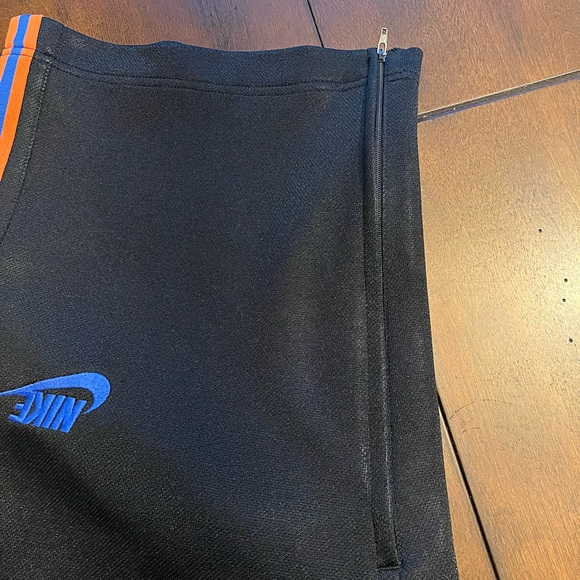 Nike Basketball Pants - Picture 2 of 3